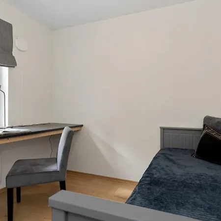 Moderne Ved Sjoen, Naer Sentrum * Grimstad (Aust-Agder)