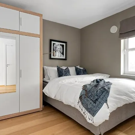 Appartement Moderne Ved Sjoen, Naer Sentrum Grimstad (Aust-Agder)