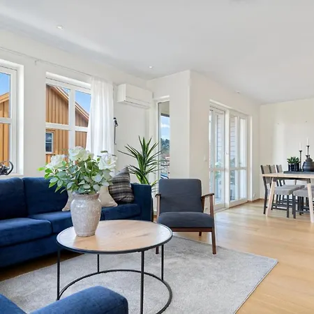 Appartement Moderne Ved Sjoen, Naer Sentrum