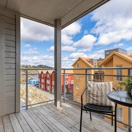 Appartement Moderne Ved Sjoen, Naer Sentrum Grimstad (Aust-Agder)
